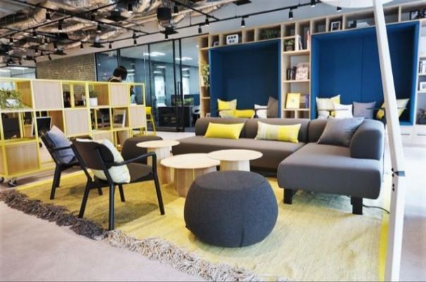 ＼｡･服装自由★今ドキIT企業で申込対応など♪事務サポ＠1900*｡／