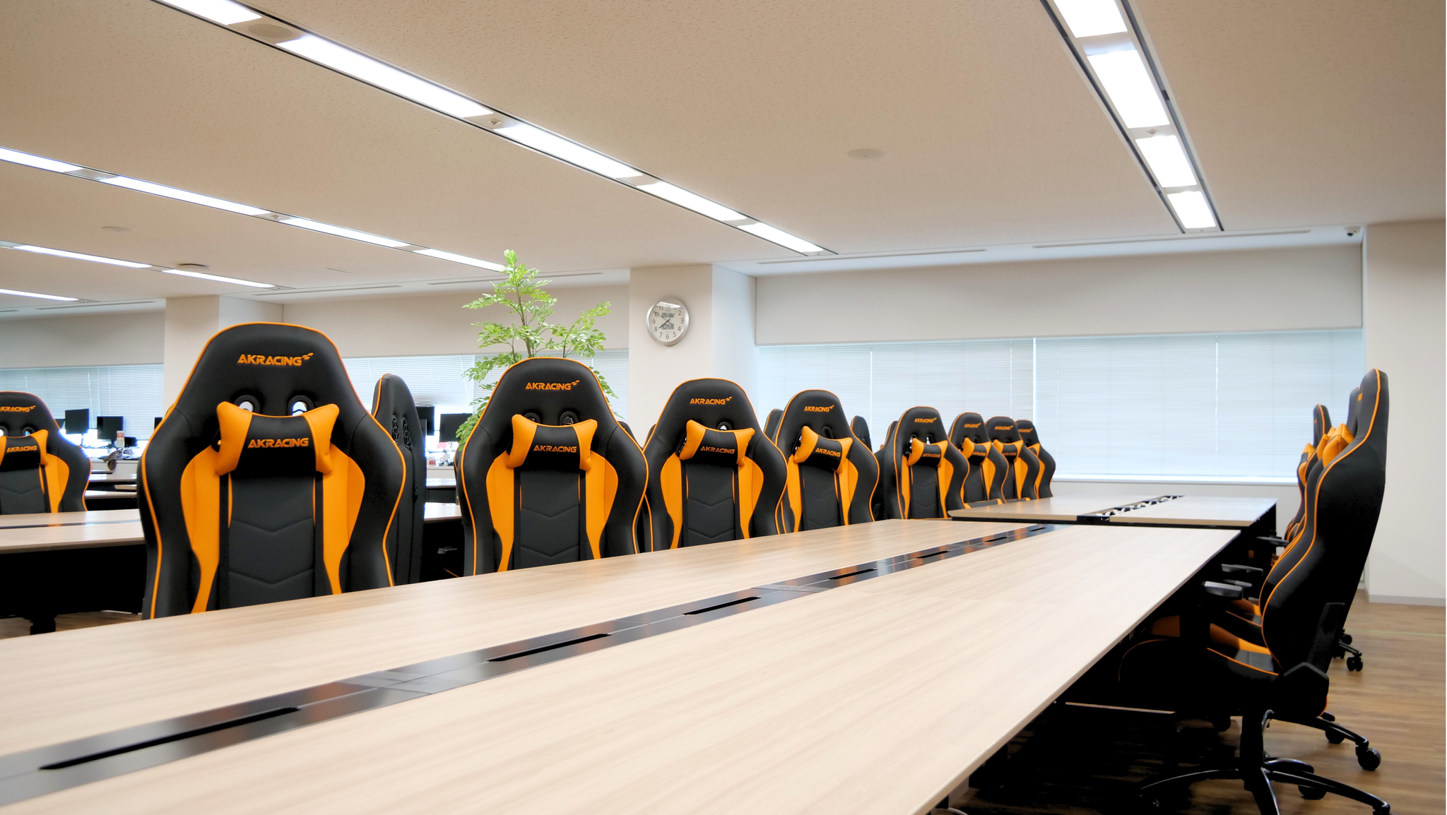 ＜4名募集☆＞テンプの仲間活躍☆服装自由♪かんたん事務☆