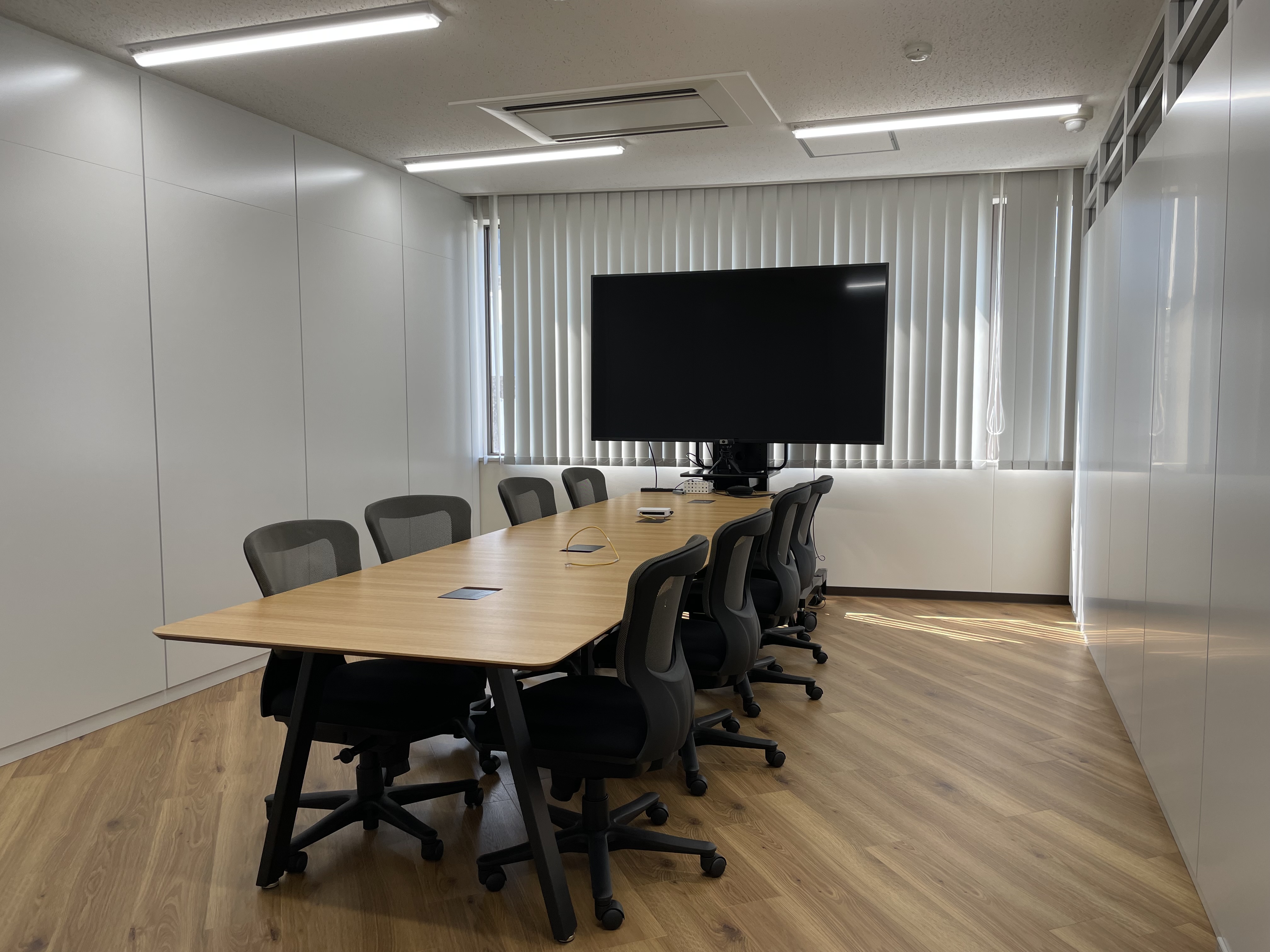 5月◆事務未経験OK！オフィスワークへ挑戦♪＜髪ネイルOK＞