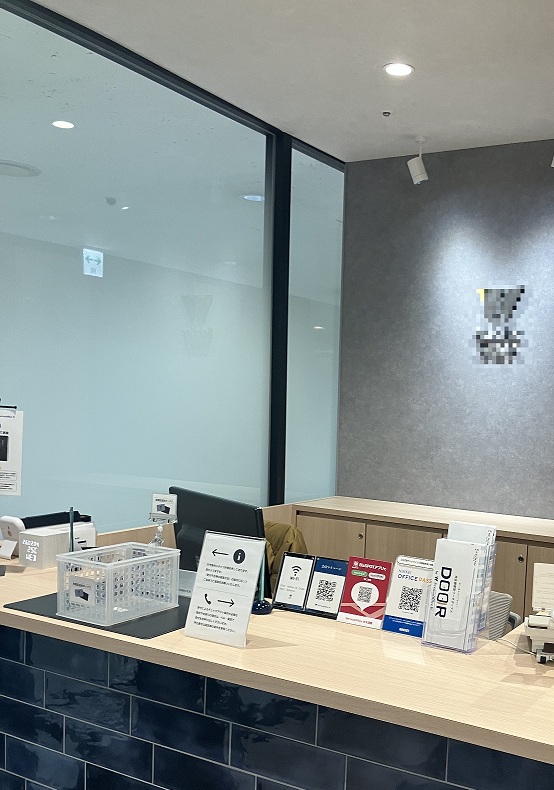 【電話少なめ】レンタルオフィスの受付＋事務♪座れる＆制服ナシ