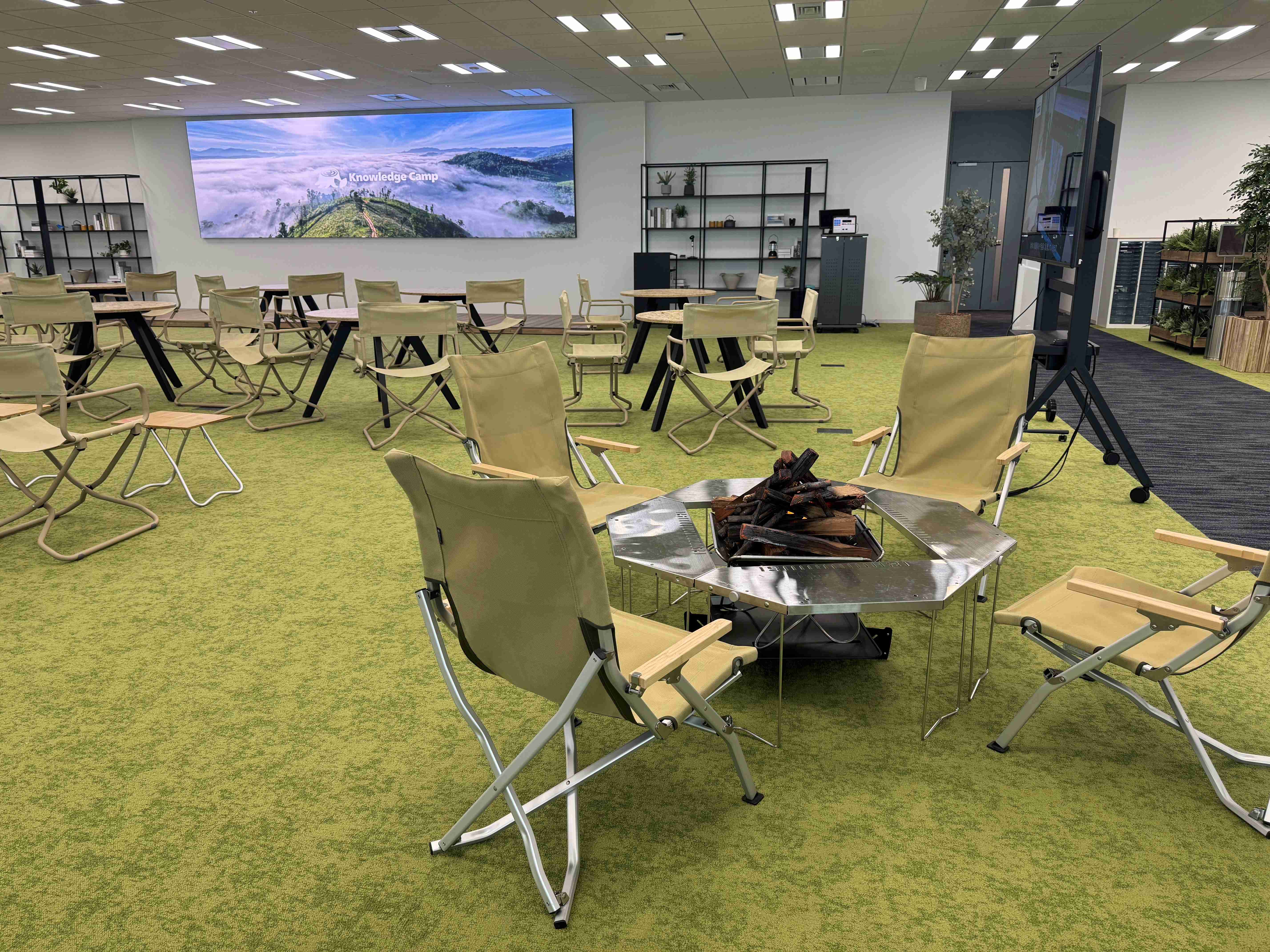 ★在宅あり★電話ほぼナシ♪残業少なめ！KDDI×部内アシスタント