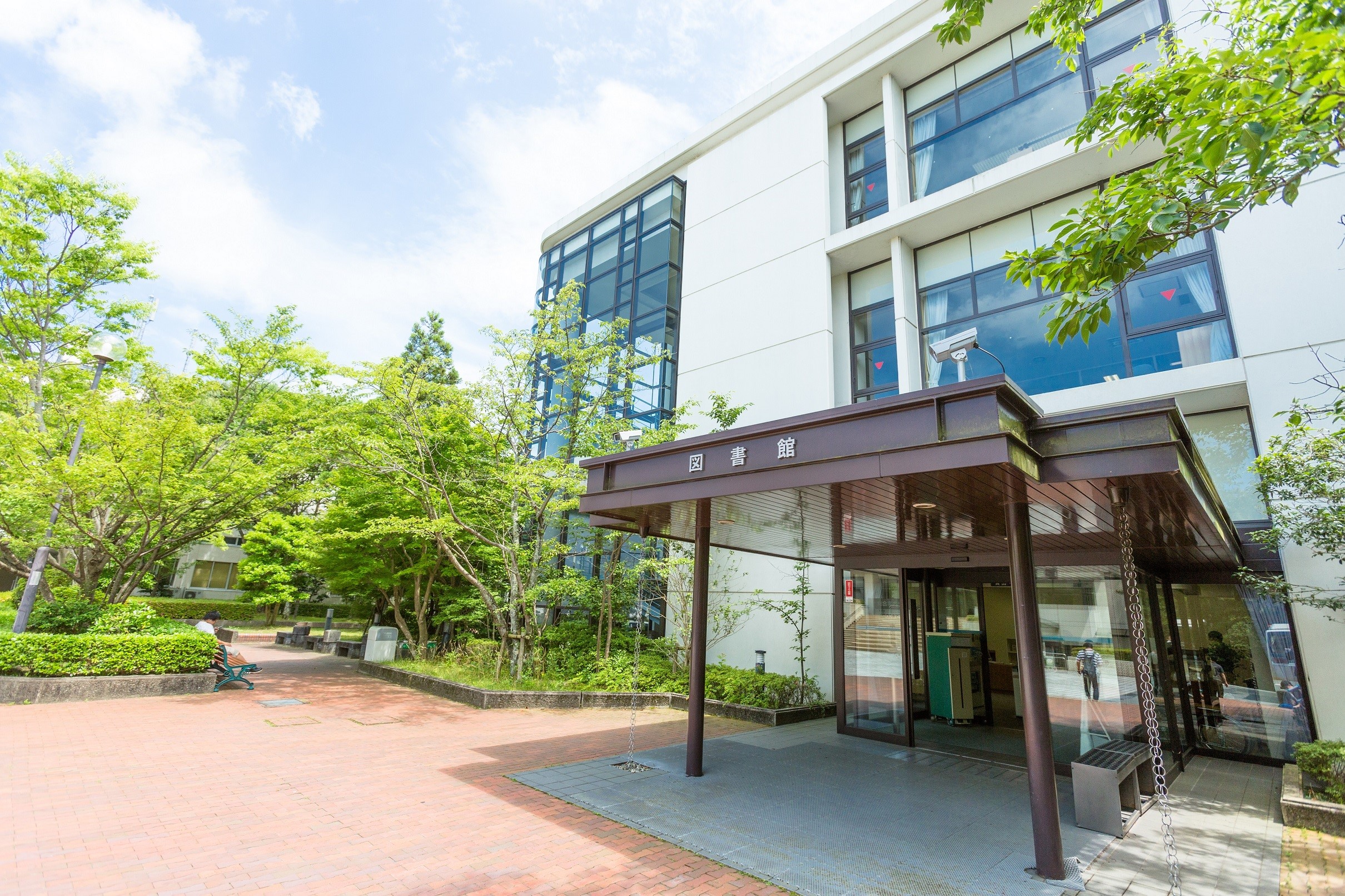 【伊勢市/無料Pあり】司書資格は不要☆学校図書館で受付＆事務