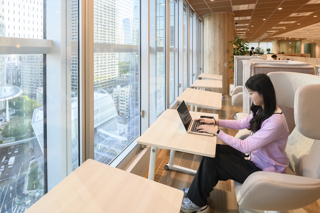 《有名菓子メーカー☆》バックオフィス業務◆手当充実♪本社勤務
