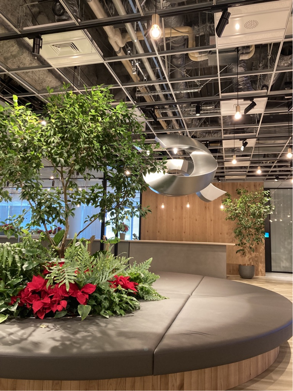 ＼人気のエンタメ／在宅あり！朝ゆっくり♪広報事務★月収例34万