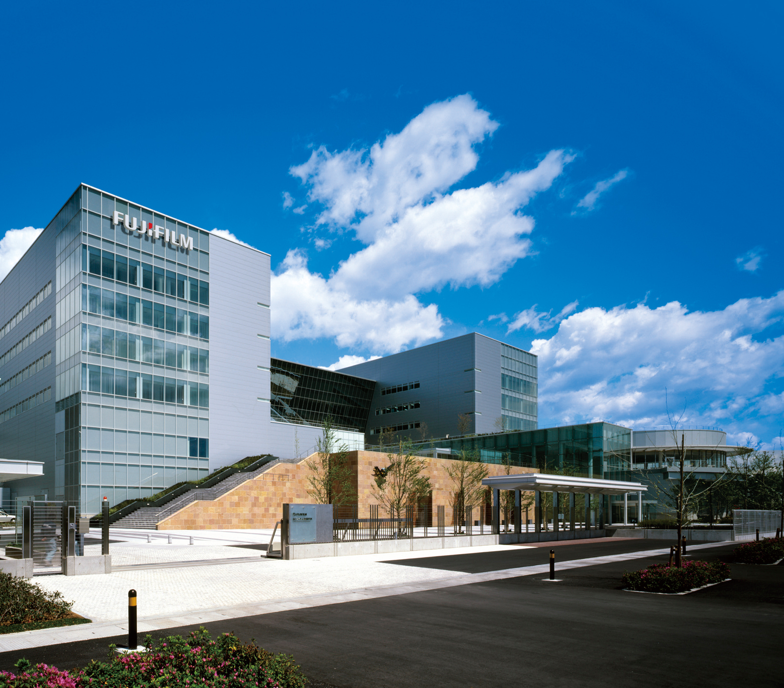 内視鏡の商品開発・書類作成/世界に向けた大手メーカー ＠開成