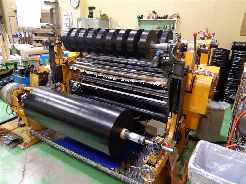 【車通勤OK】長期◇機械を使って薄いフィルムをカット◆残業なし