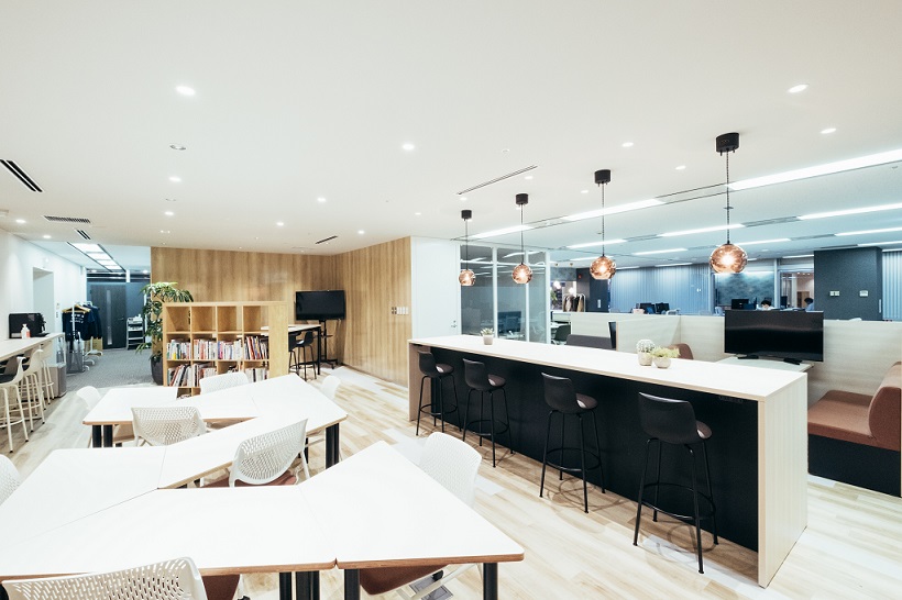 【4月開始】週2在宅◎髪色･ネイル自由♪営業サポート◆朝遅め☆