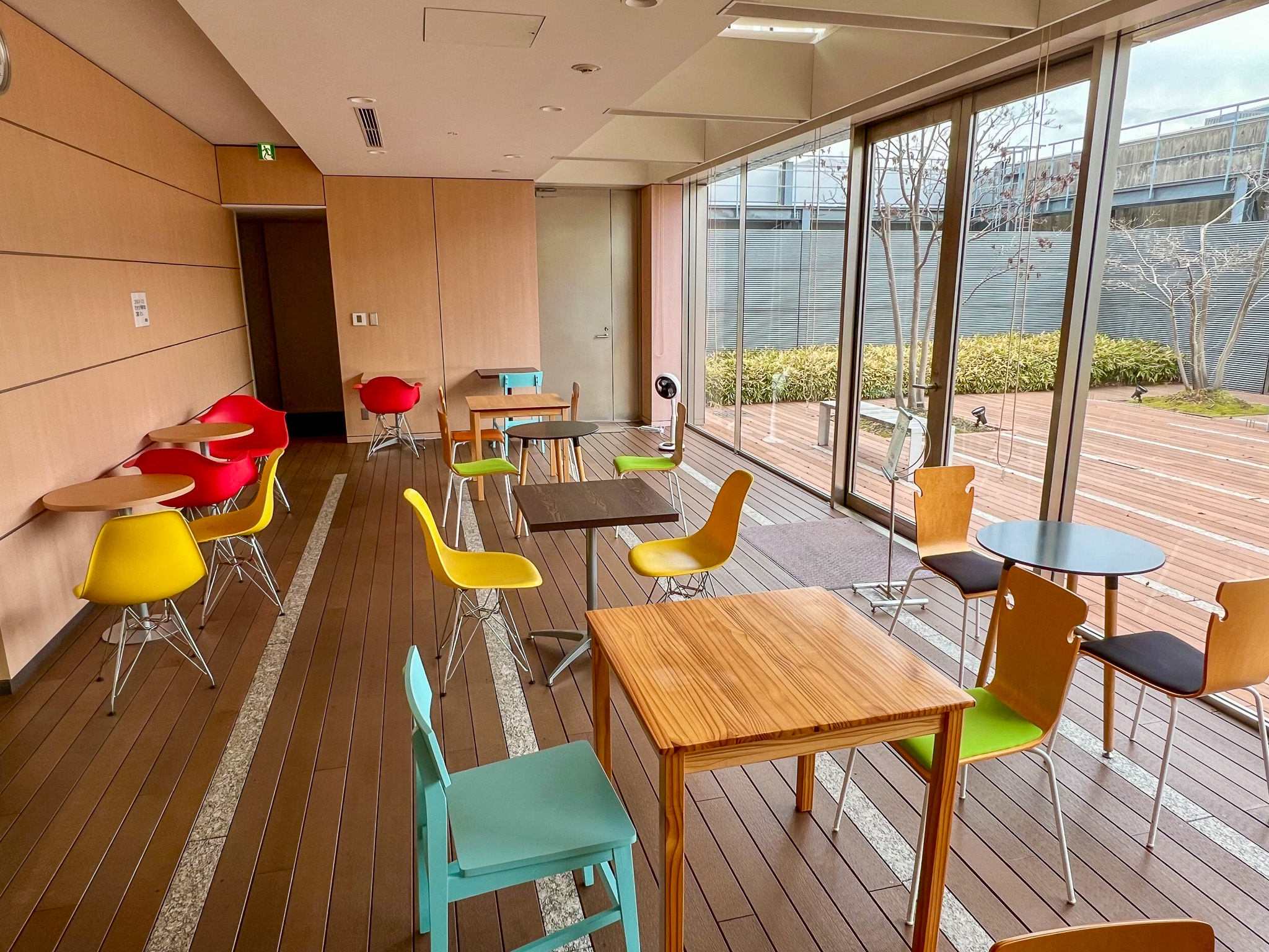 ＜5月＞大手出版☆10時start×残業なし！未経験OK☆部内サポート