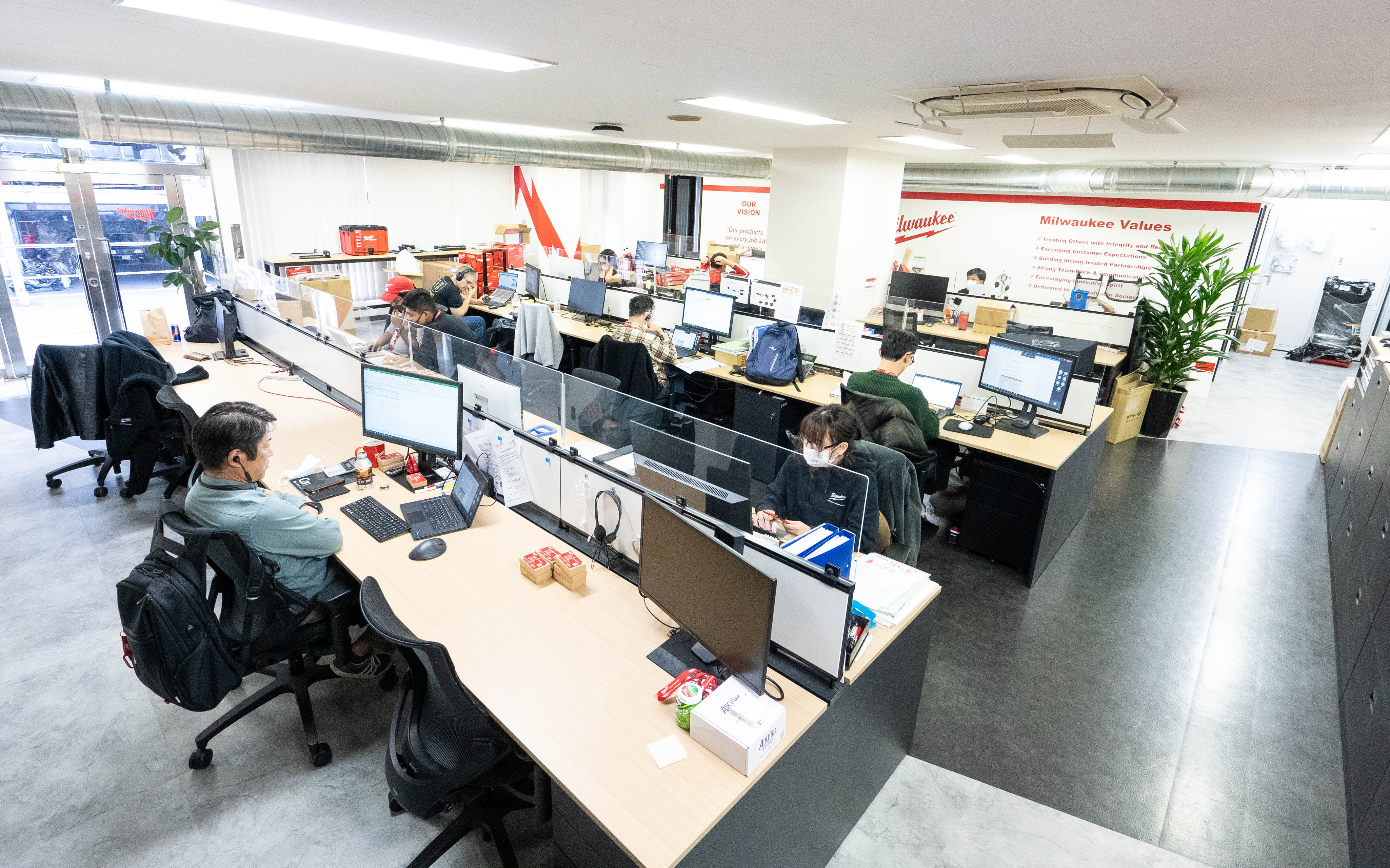 月収36万円★私服OK＆ネイル自由◆電話ほぼなし♪経理＠外資