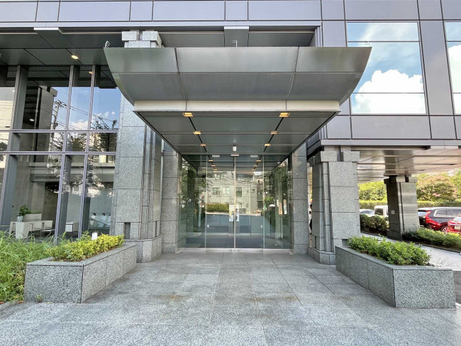 ＼事務未経験OK！／駅チカオフィス勤務↑服･髪･ネイルは自由！