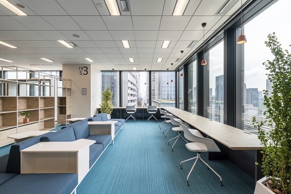 ＼未経験OK★／東京駅！動きあり♪大手で企業受付＆事務