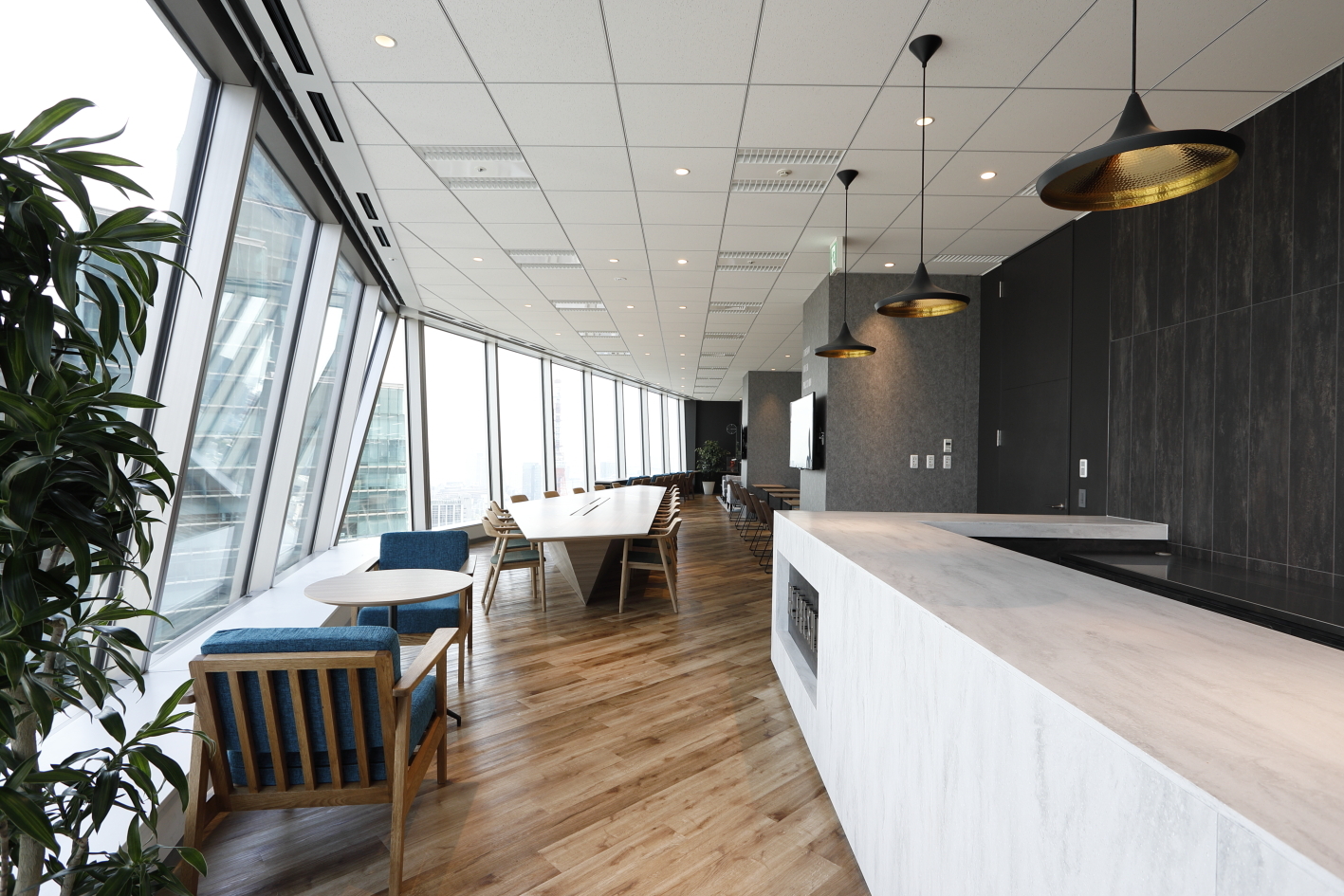 【4月開始】電話なし◆駅直結♪長期◇未経験OK経理★残業少なめ