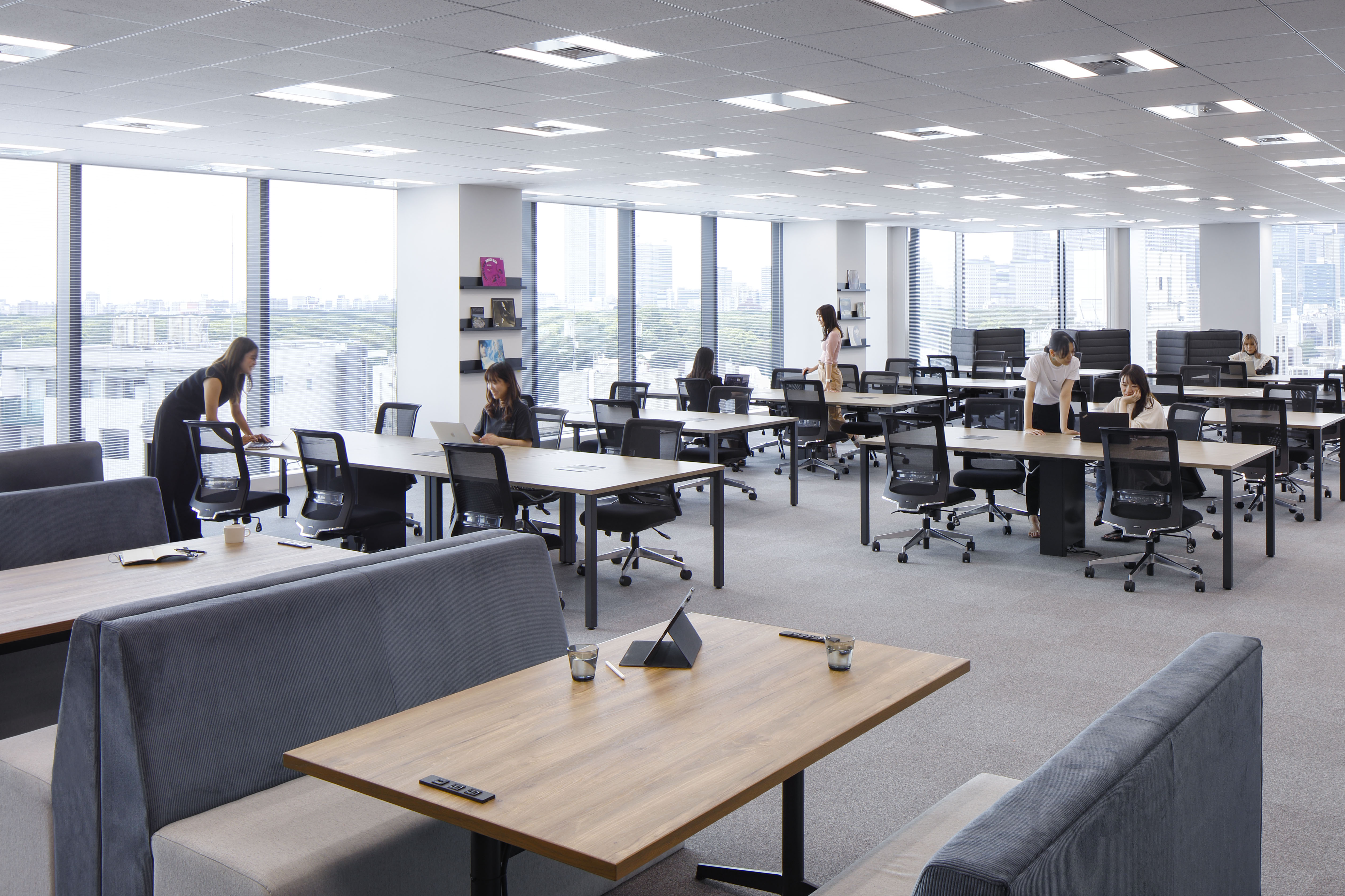 【5月開始】長期☆デザイン&イラスト○残業なし♪朝ゆっくり☆彡