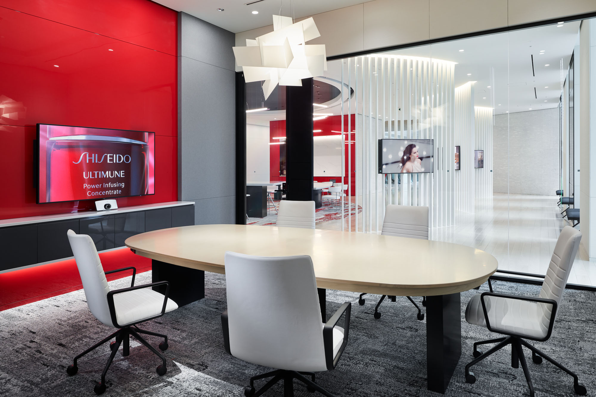 ＼英語スキル活かせる／秘書＋部内アシスタント【月収32万円】