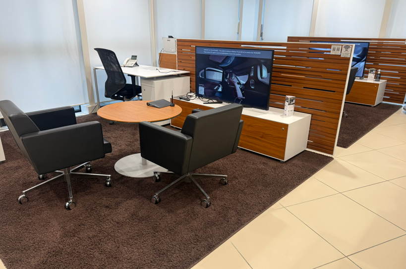 ＜5月開始＞一般事務☆高級カーディーラー♪接客経験者歓迎！