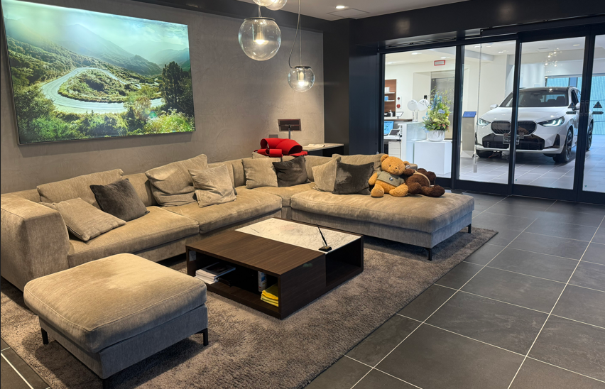 【週3日】未経験OK♪接客経験者募集！5月開始◎高級車の販売店