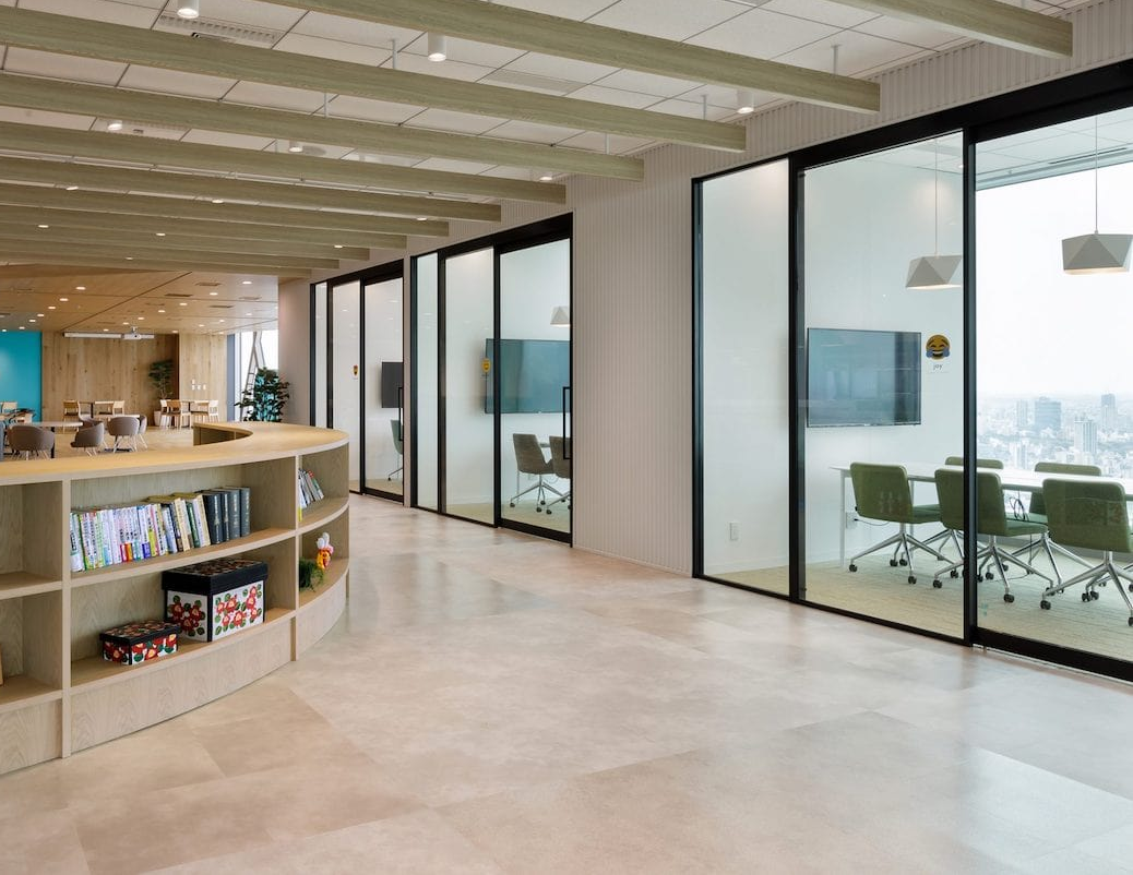 ＼ほぼフル在宅×営業アシ／髪色ネイル服装自由☆時間相談OK♪