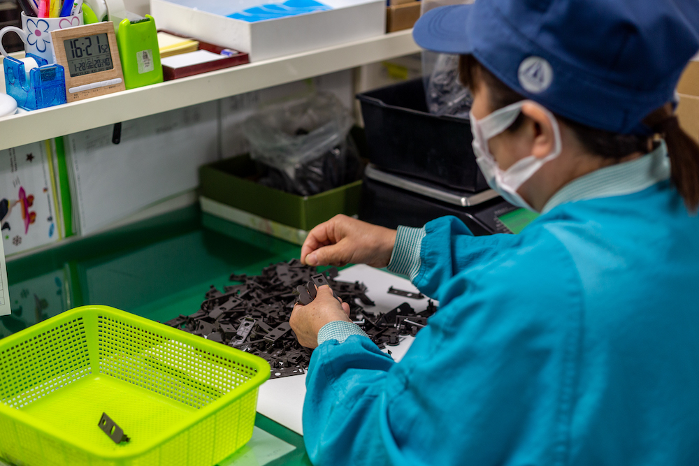 ＼座り作業がメイン！コツコツ業務／環境◎時給1250円＠坂城