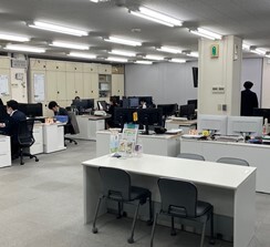 【八王子】地域を支えるおしごと♪受付と一般事務／残業なし！