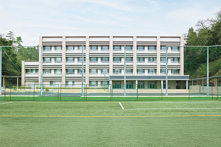 ＼学校事務★できたて新校舎／長期休みたっぷり♪16時台残業なし