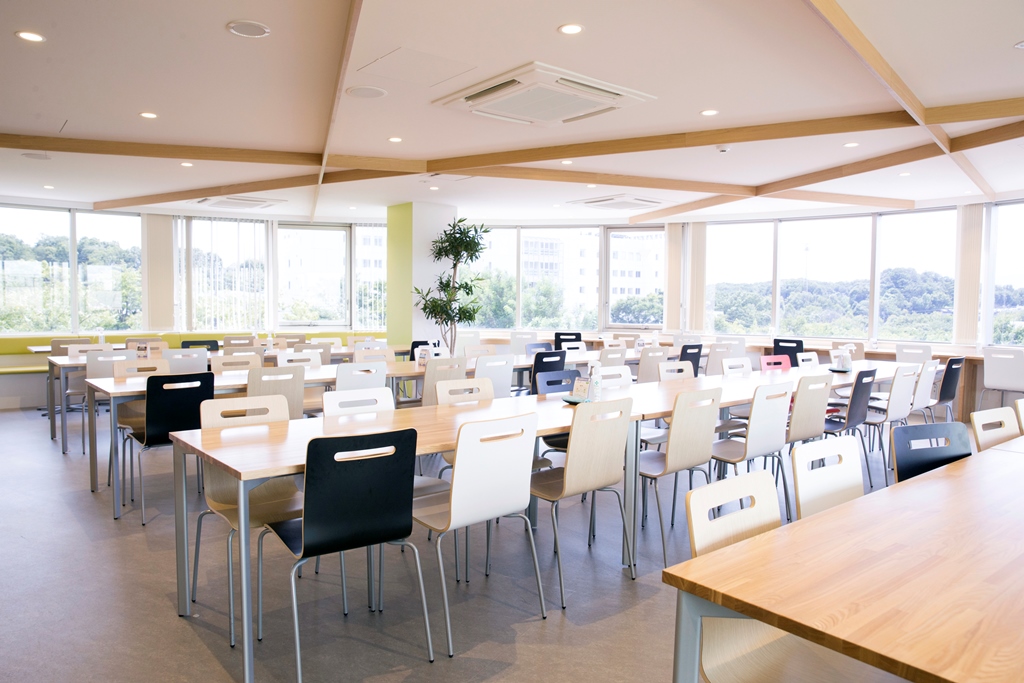 期間限定◎印刷会社で制作物のチェック業務☆10時出社☆送迎あり