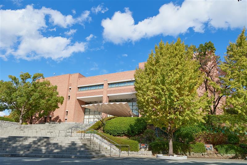 【人間関係◎】有名大学で学校事務★残業なしｘお休み取りやすい