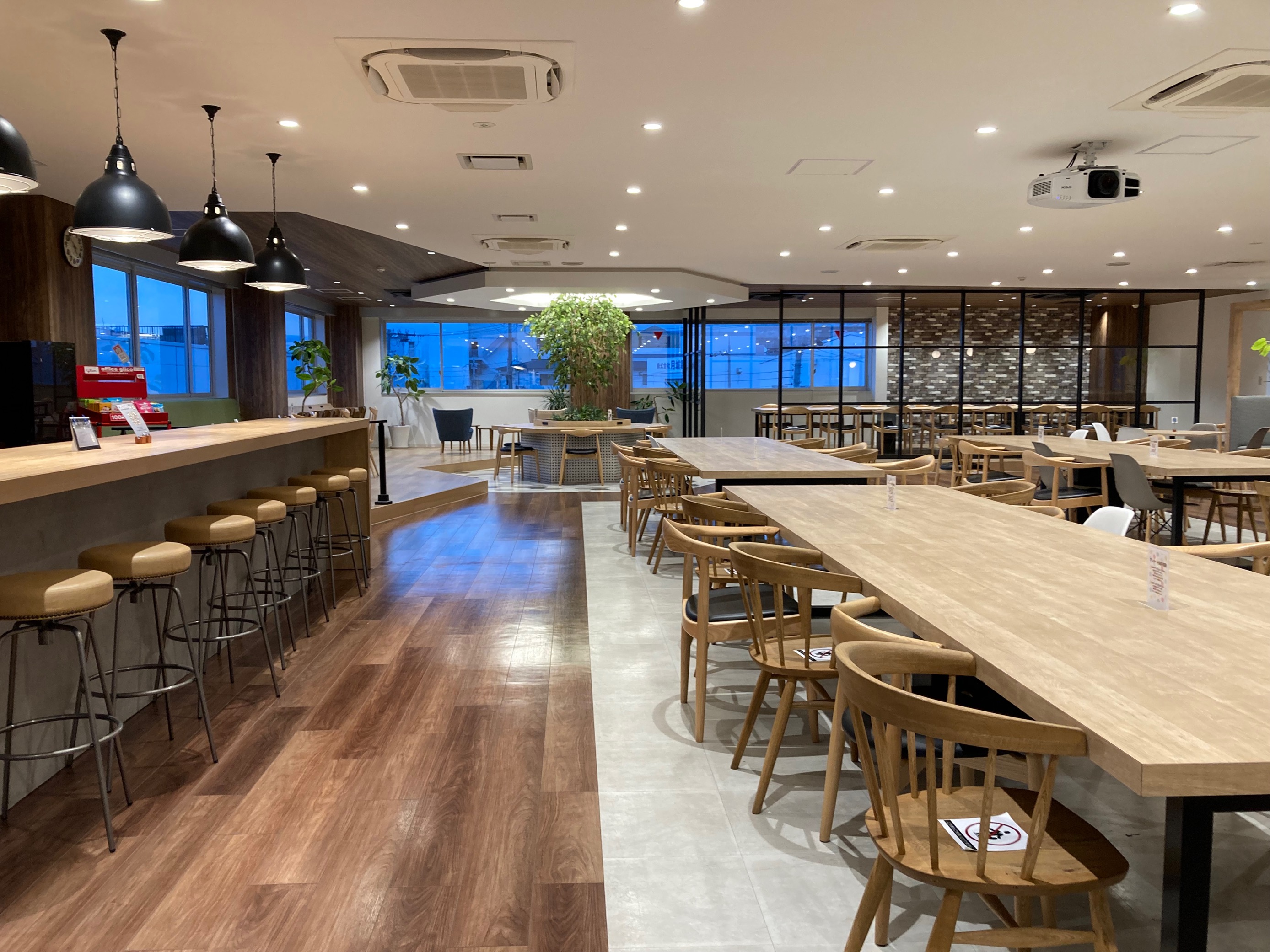 ＼300円の食堂あり★／月24万円～↑未経験OKの総務★40代活躍！