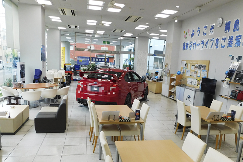 【制服あり】あんしん長期◆ショールーム受付＆事務♪残業なし☆