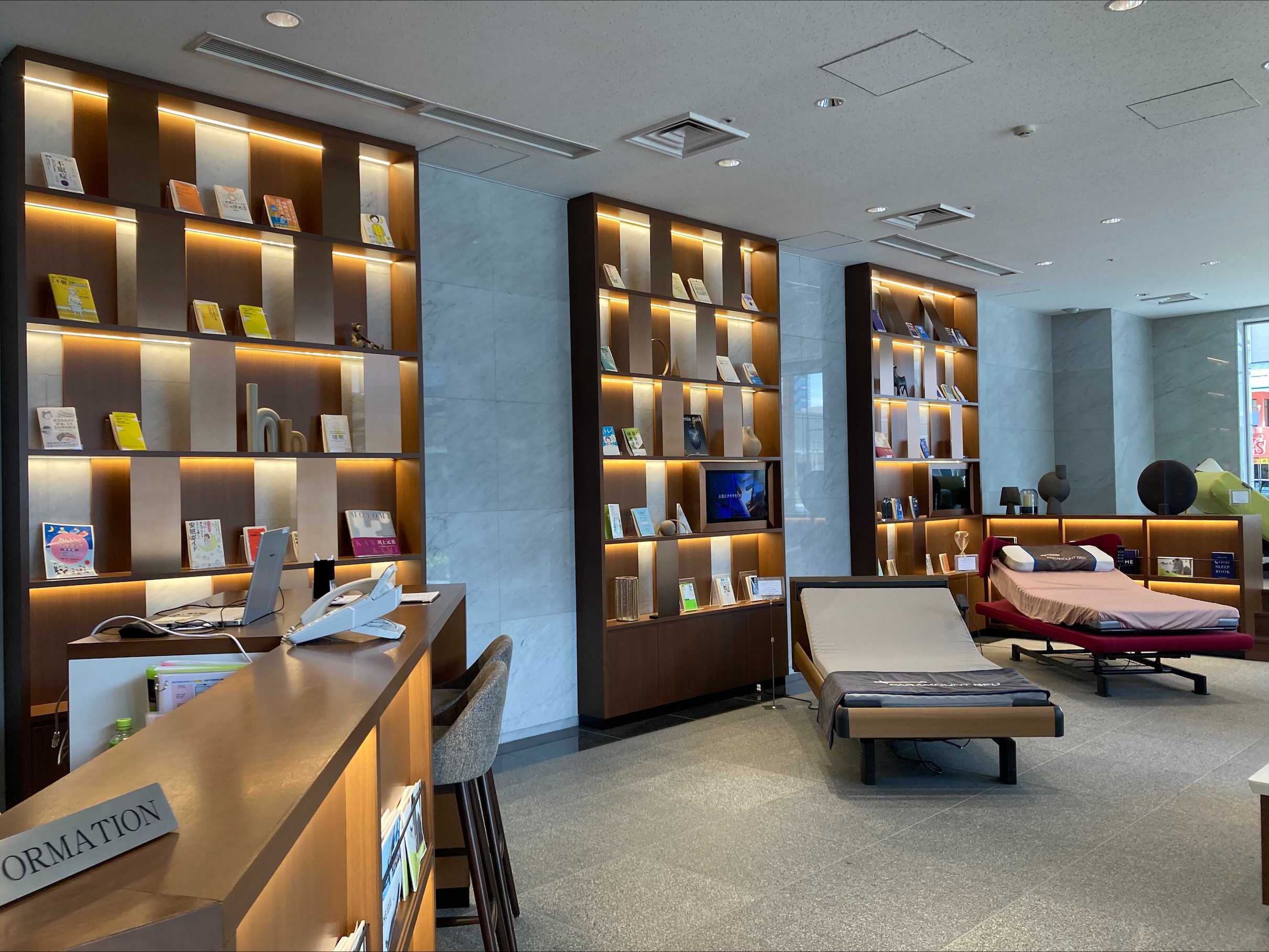 【栄エリア】その笑顔がスキル☆大手ベッドメーカーで受付＆事務