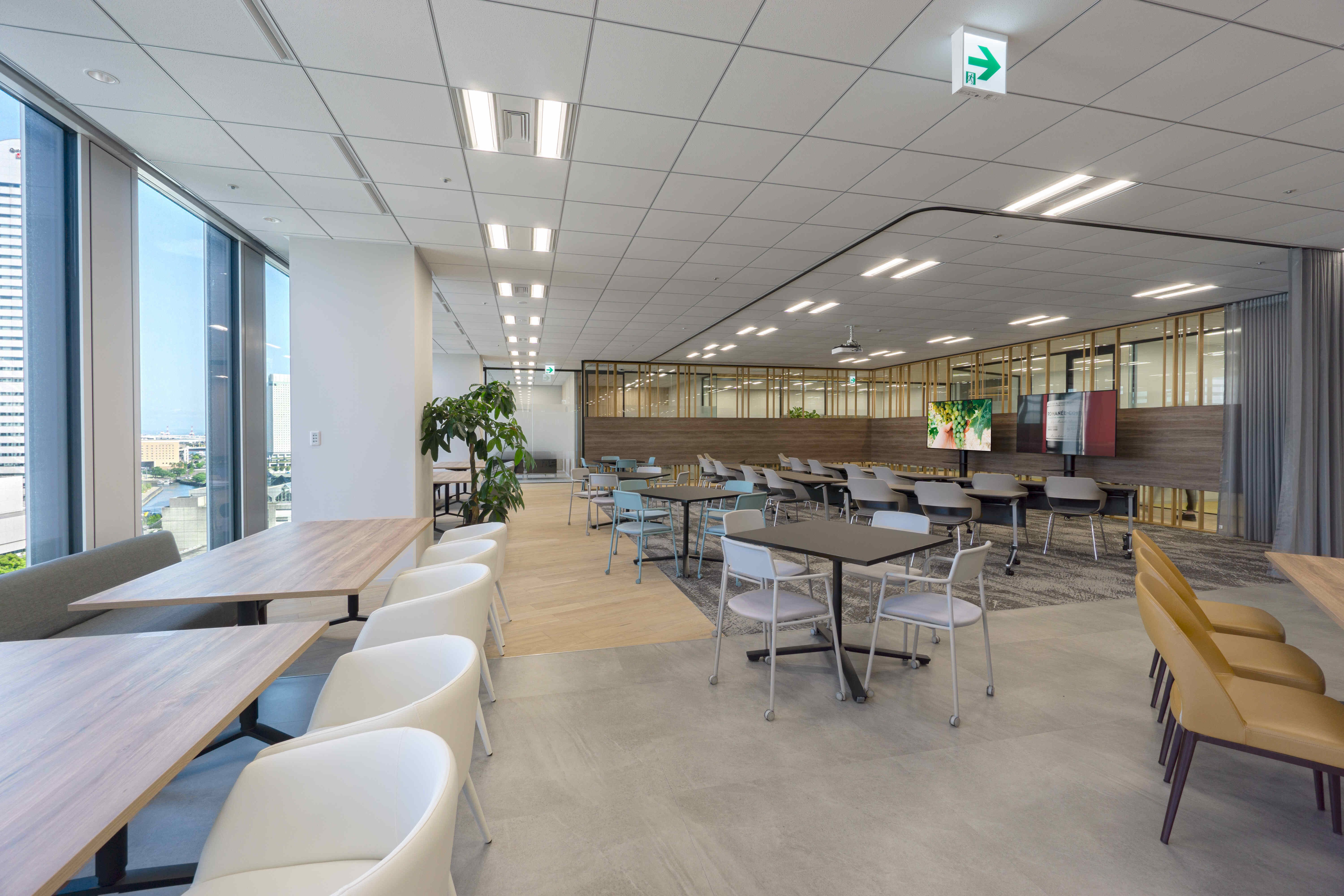 【みなとみらい】高時給2,000円！ワインセラーの修理受付