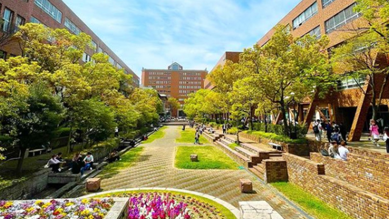 【時給1,700円】大学×講師の事務アシスタント★ゆっくり13時～