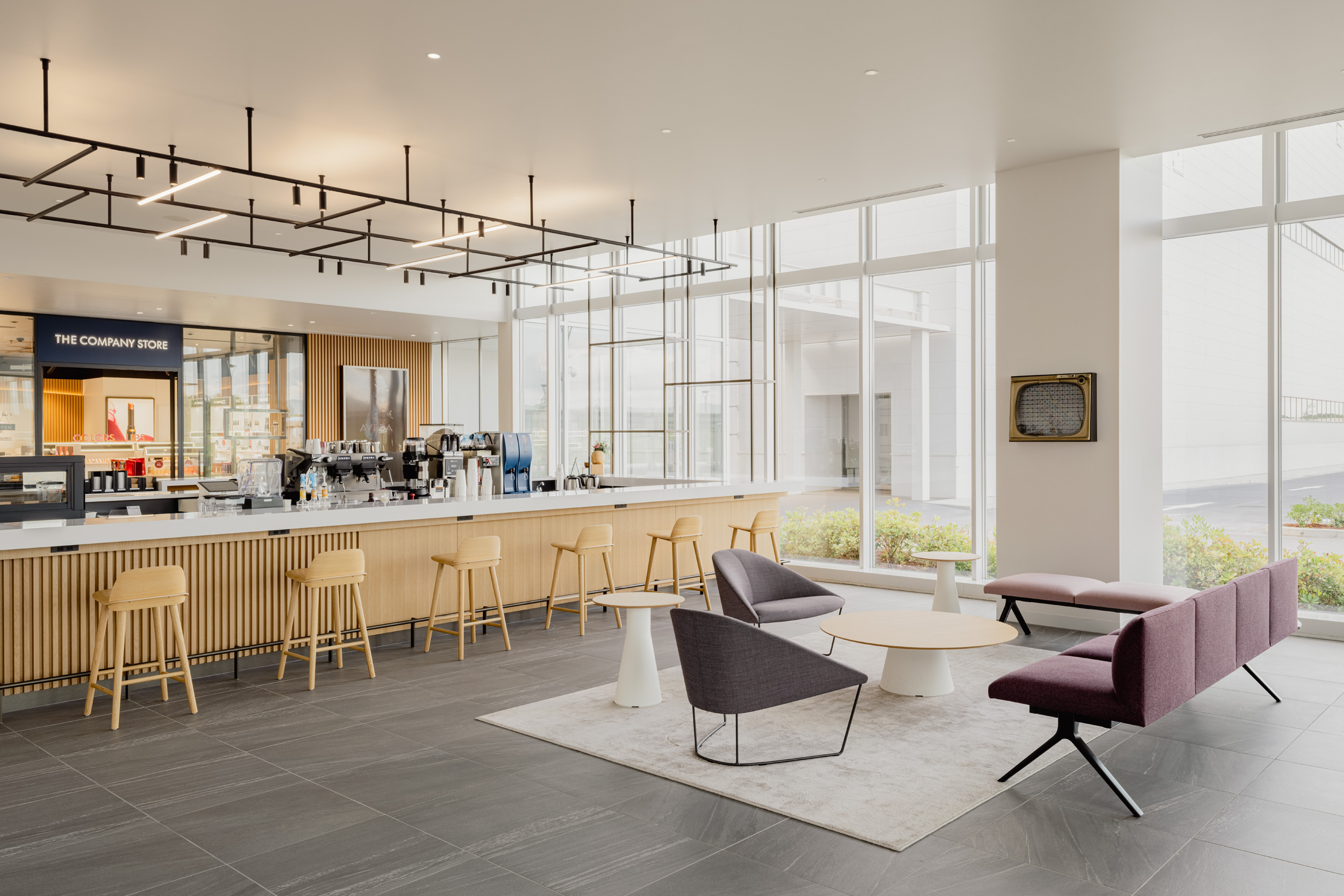 残業すくなめ！17時半定時☆受付＆事務のお仕事☆環境もキレイ☆