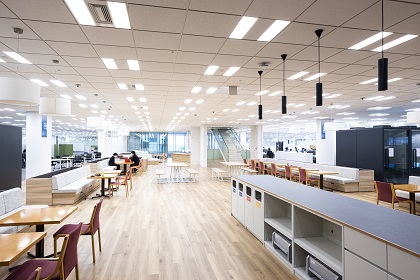 【週２在宅・17:00定時】両立しながら、自分のキャリアも大事に