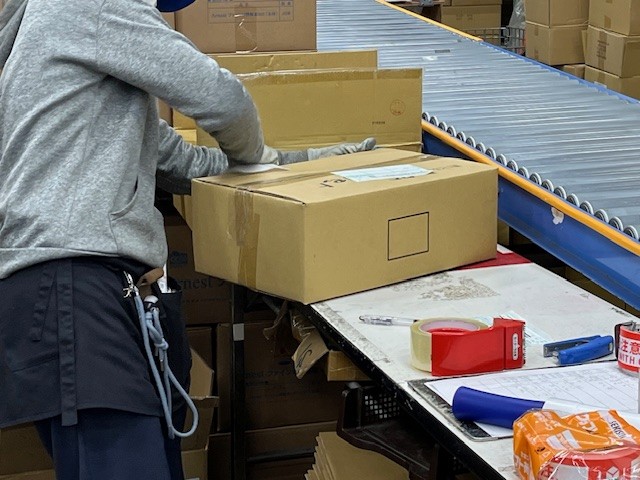 【未経験OK】長期☆彡簡単ピッキングと梱包作業！17時台定時◇