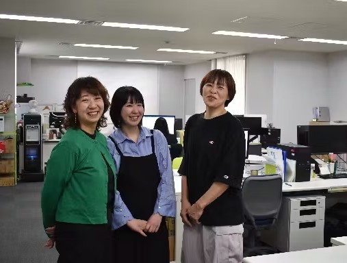 <40代活躍中>17：15まで/社員×サポート事務/年休125日/月28万～