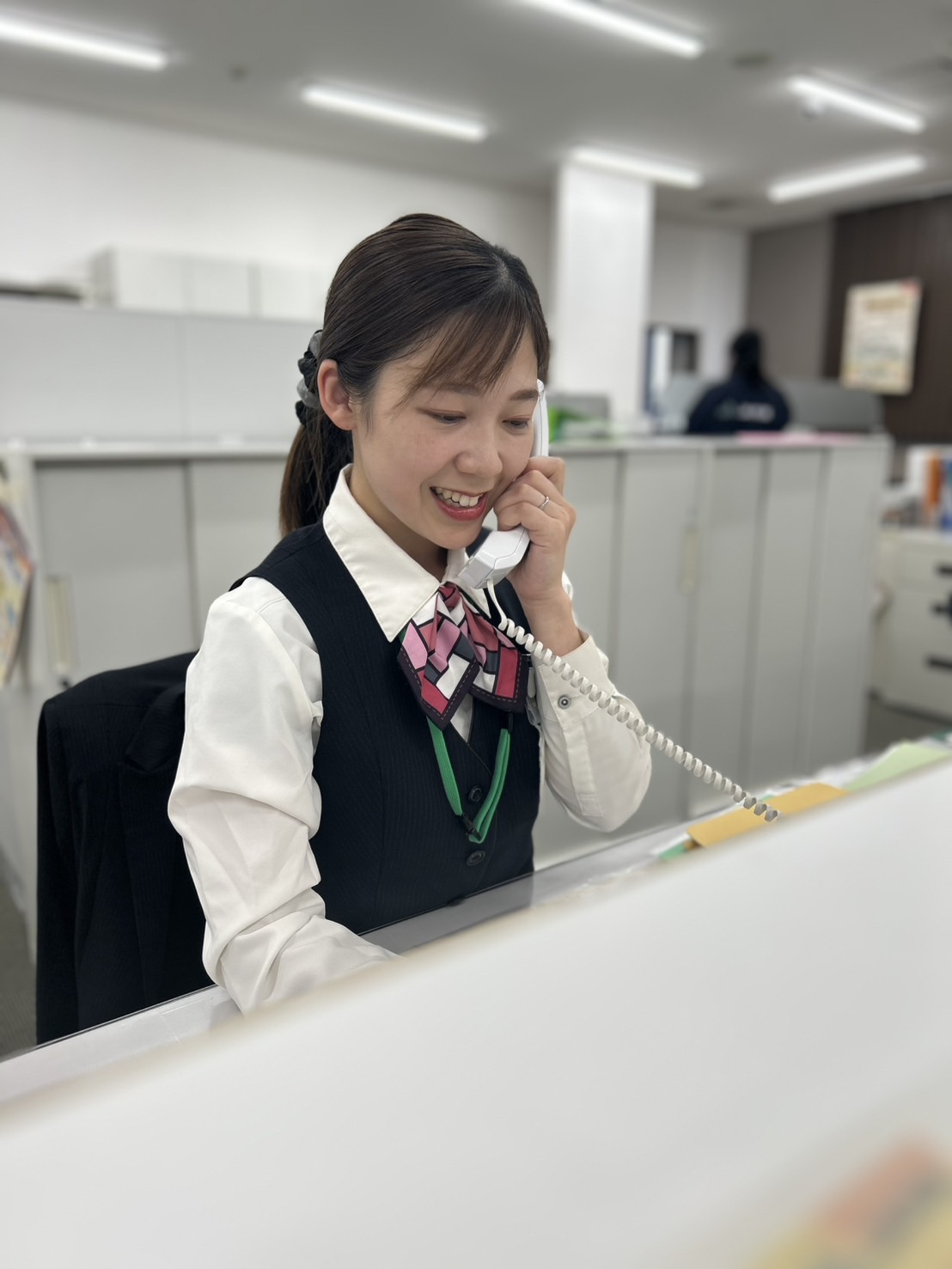 【若松】＼17時まで×残業なし★／経験ゼロから♪金融窓口STAFF