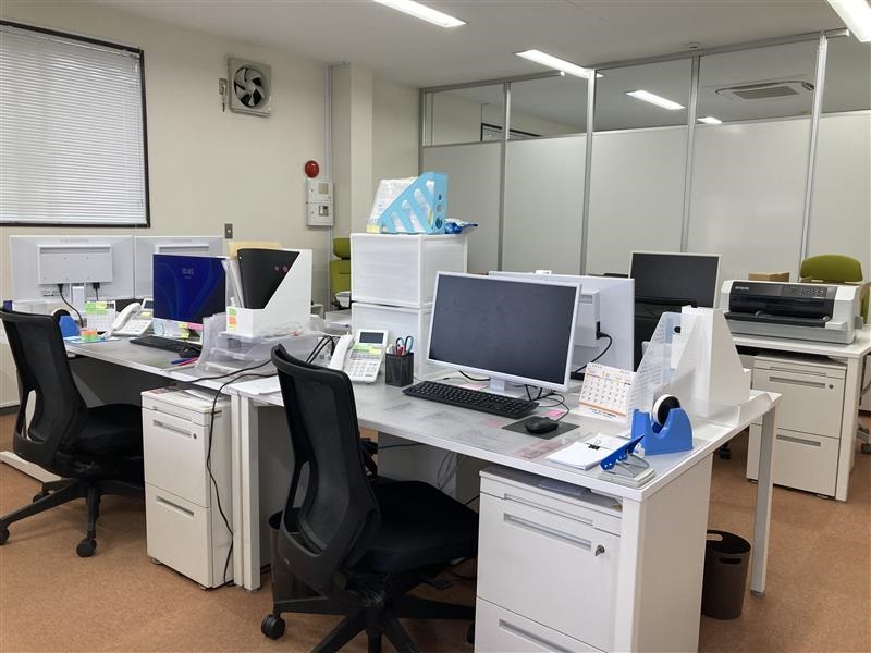 《未経験OK》倉庫内でコツコツ作業×データ入力◆土日祝休み