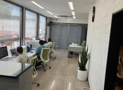 ＜大人気スポット近く＞キレイで清潔感あるオフィスでハタラク