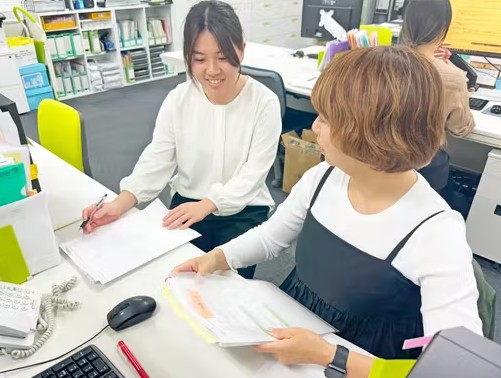 ＜無期転換あり＞定年65歳/穏やか環境◎/サポート事務/月28万～