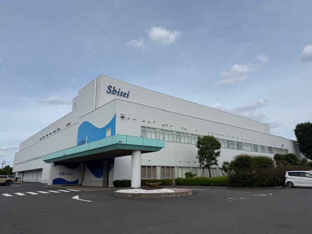＼化粧品業界で働く！／化粧品の品質管理（機器分析サポート）
