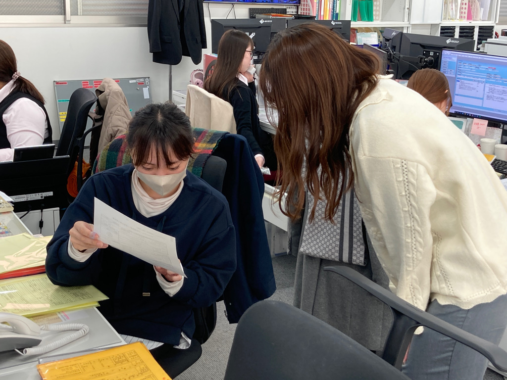 土日休みも取れる『ハイブリッドな休み』が便利♪未経験から事務