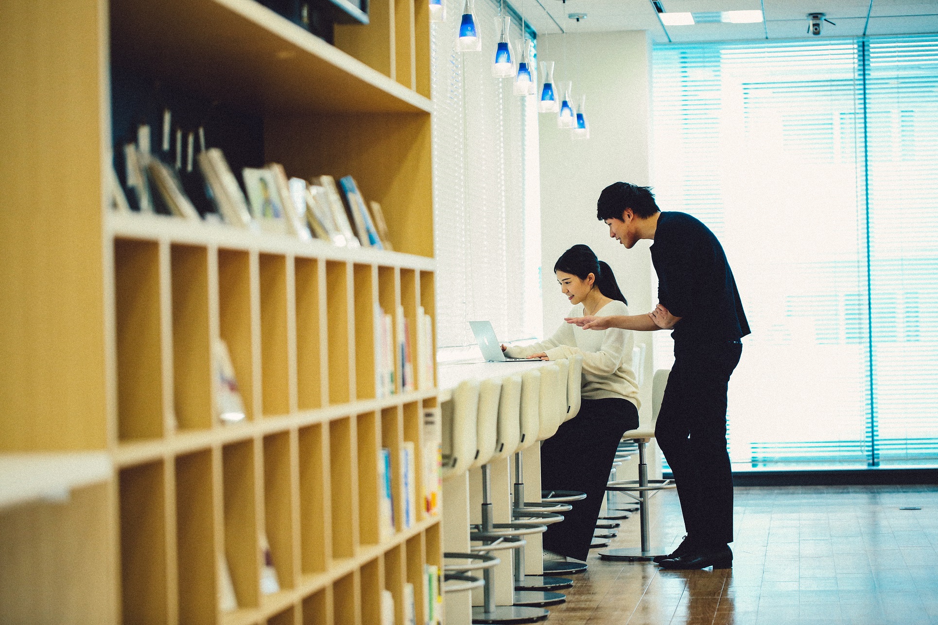 【週4日在宅】出社は週1日♪11時開始×残業なし★広告会社で事務