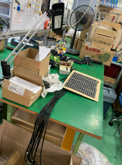 黙々じゃないモクモク作業！チームで助け合う製品づくり