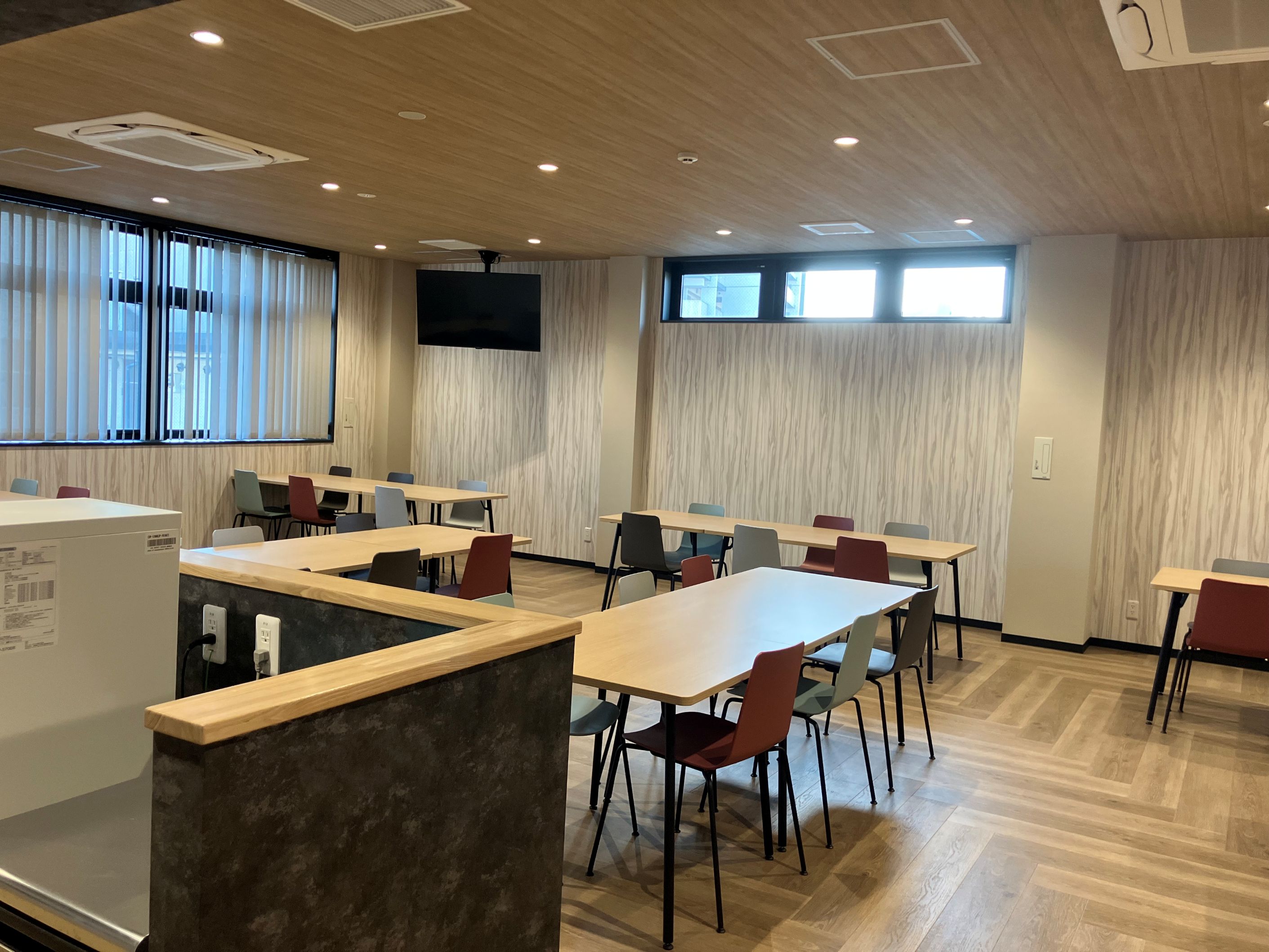 人気営業サポートの事務♪17時までも相談ＯＫ！落ち着いた環境♪