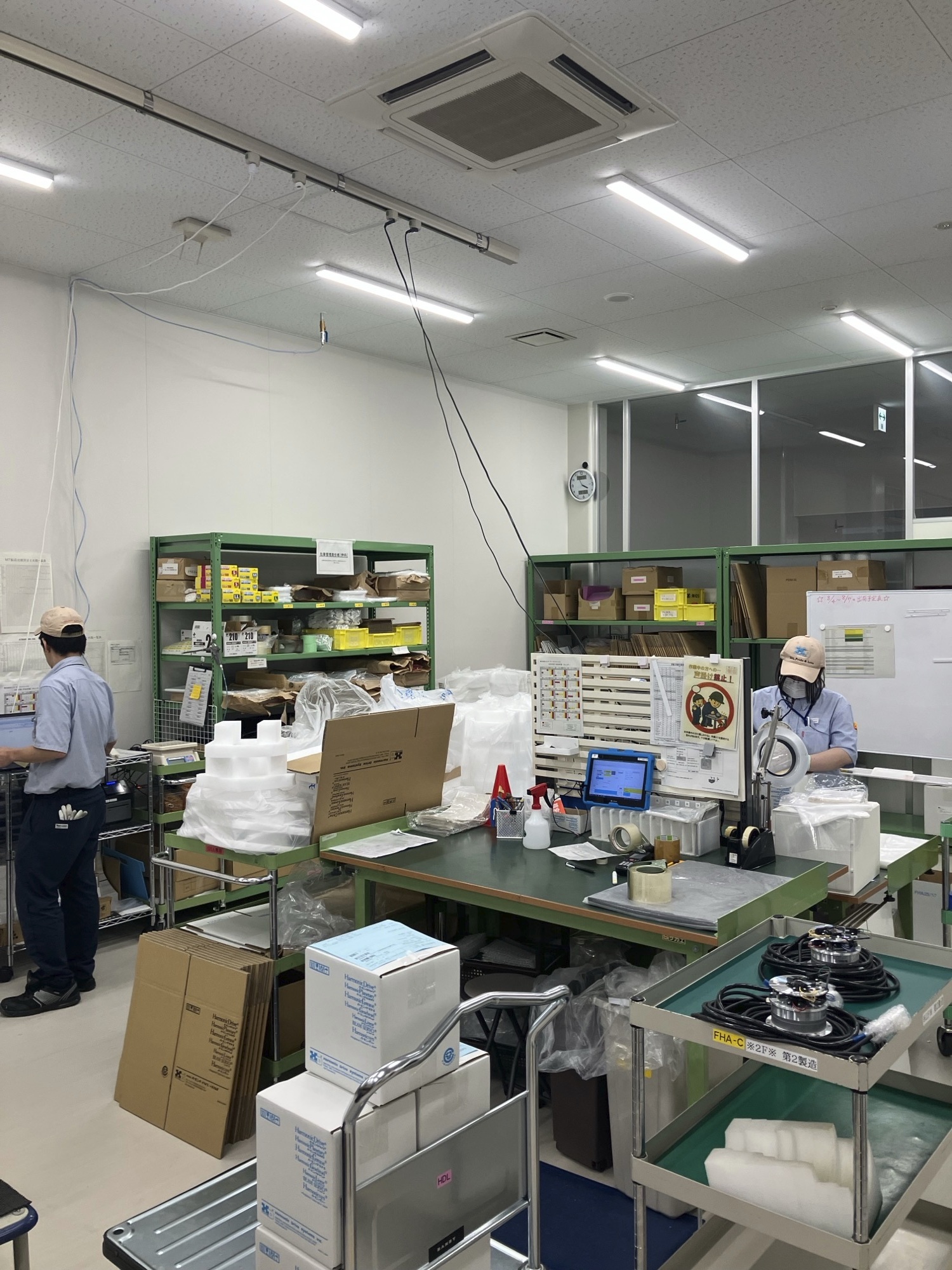 【駒ケ根】3名募集！未経験OK♪重量物なしの出荷作業！残業ナシ