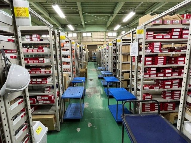 【草加市】5名募集！時給1550円★倉庫内でのピッキング作業