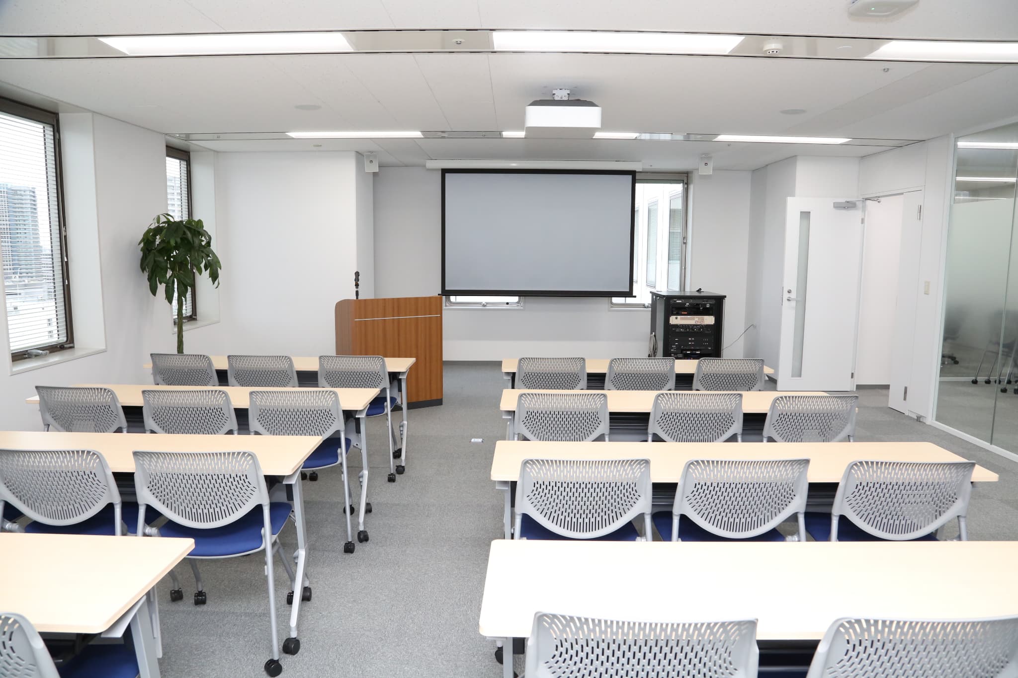 ＼在宅あり◎電話少なめ／営業事務のオシゴト【残業なし☆彡】