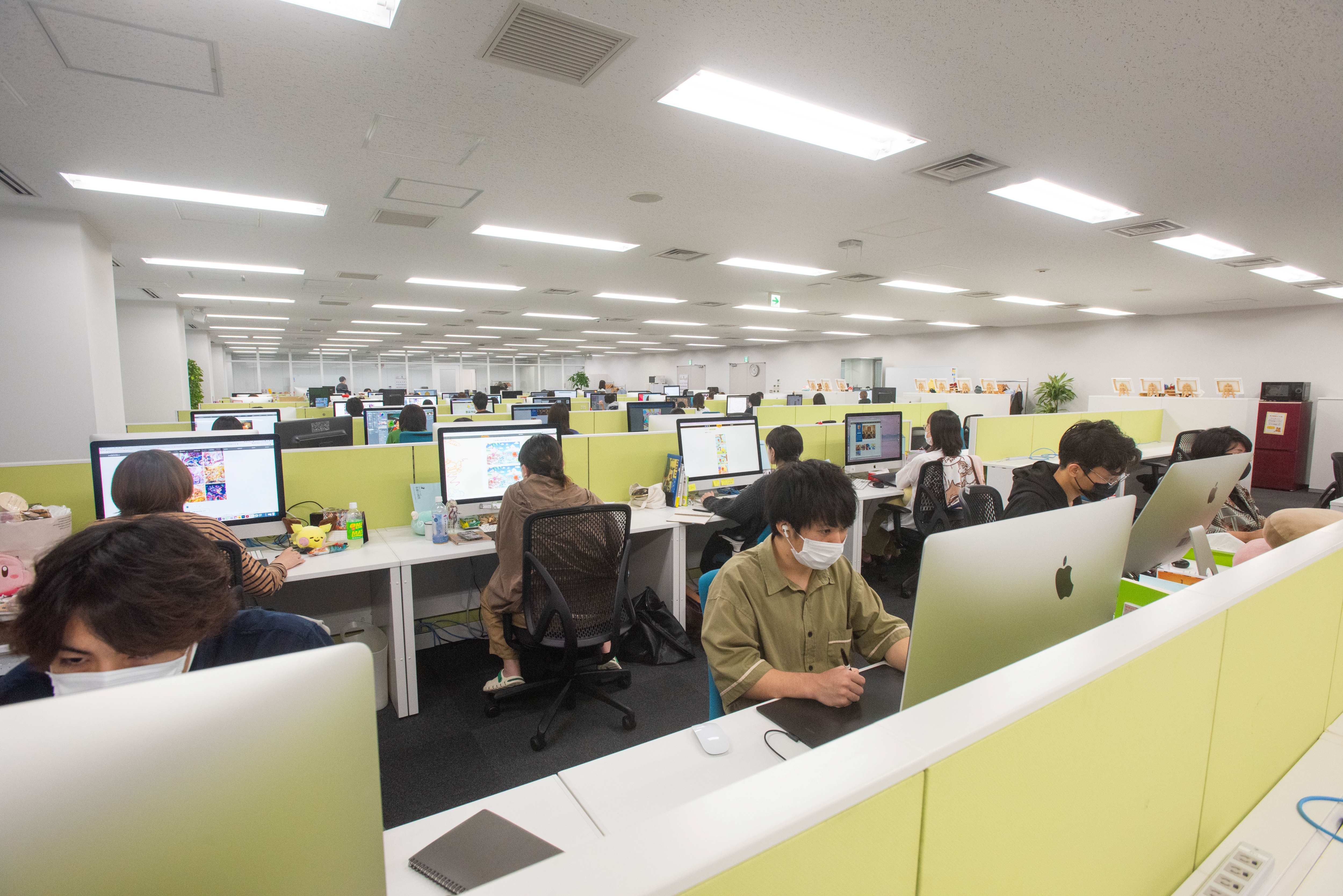調布＆未経験OK　9時半出社＆残業無×ゲームイラストの進行管理