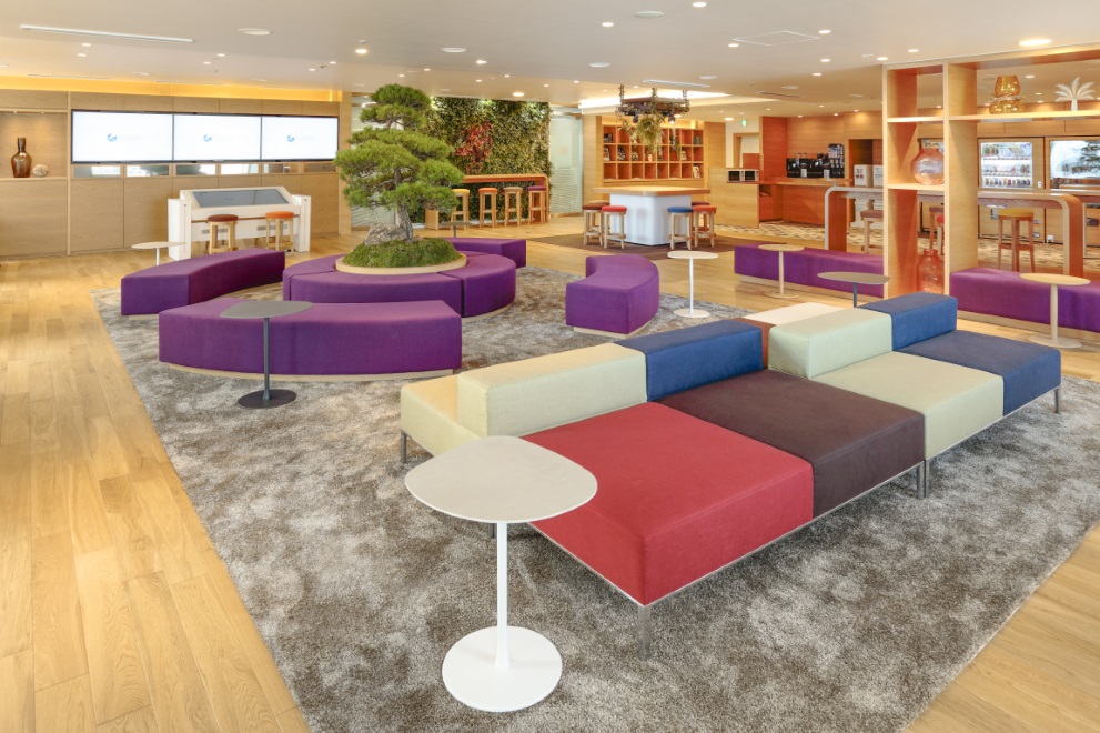 英会話スキルいかせる！大手外資メーカーで代表TEL対応★残業０