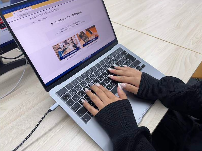 ≪在宅あり≫事務はじめてOK◎学校説明会の案内↑服装ネイル自由